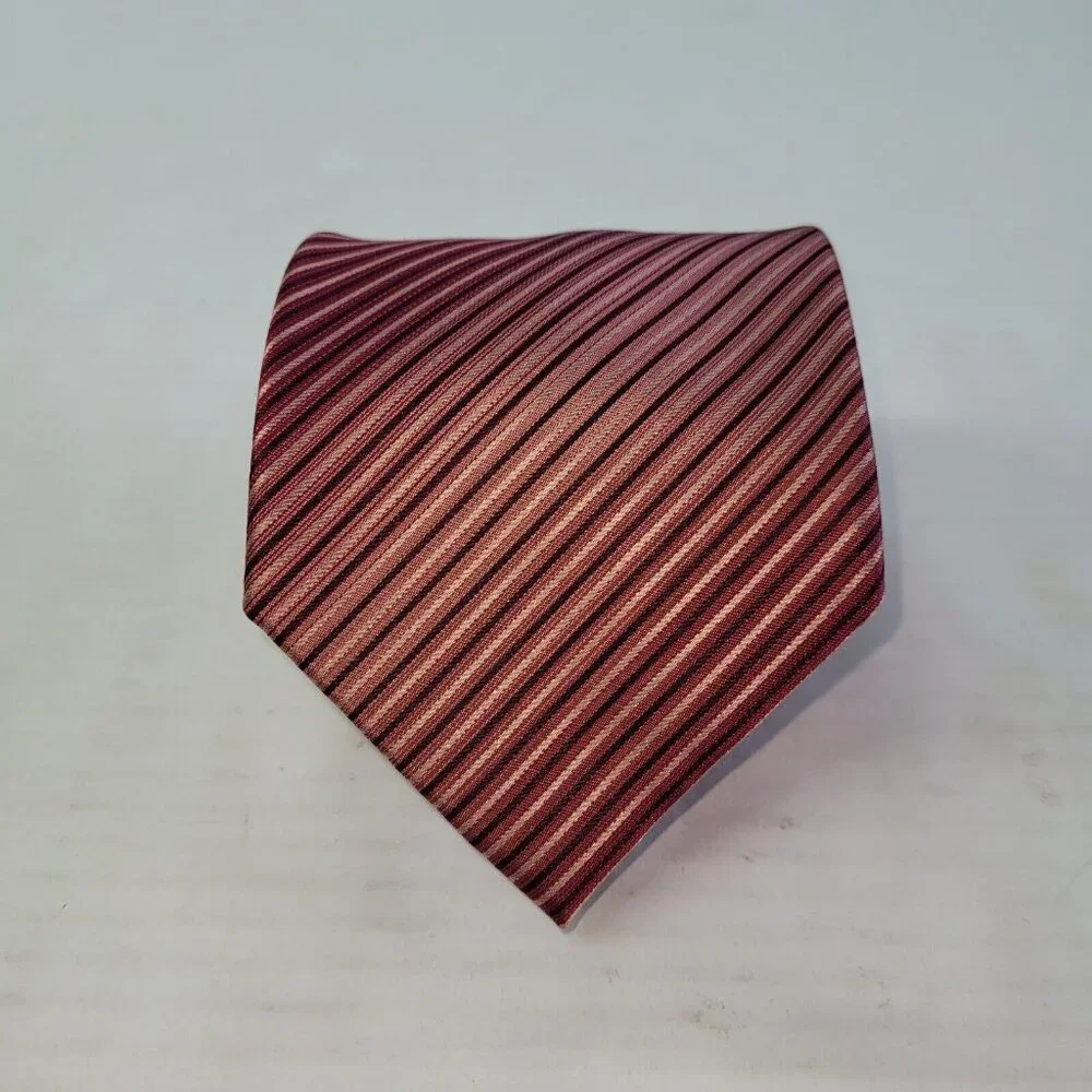 Kenneth Cole Reaction Tie‎ Mens Necktie Red Stripe Silk Handmade Office Preppy - Picture 3 of 7